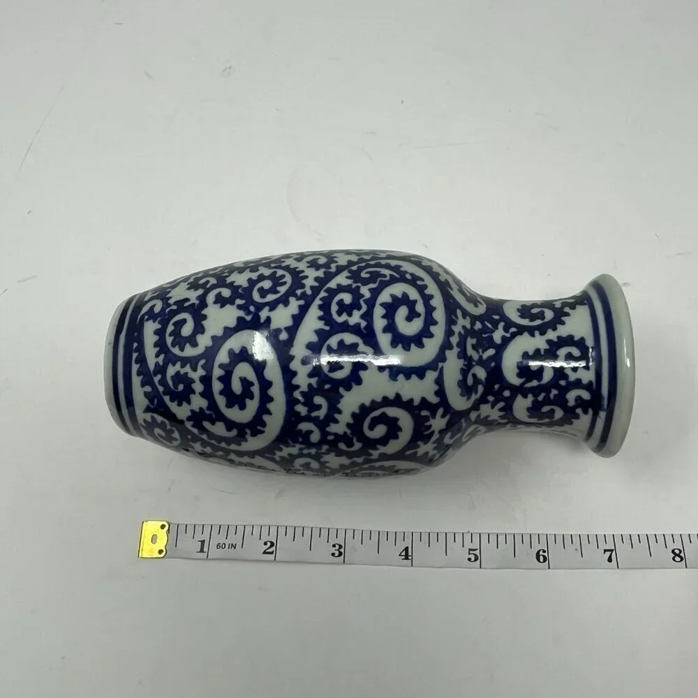 Japanese Tako Karakusa vase vintage blue white octopus vine small